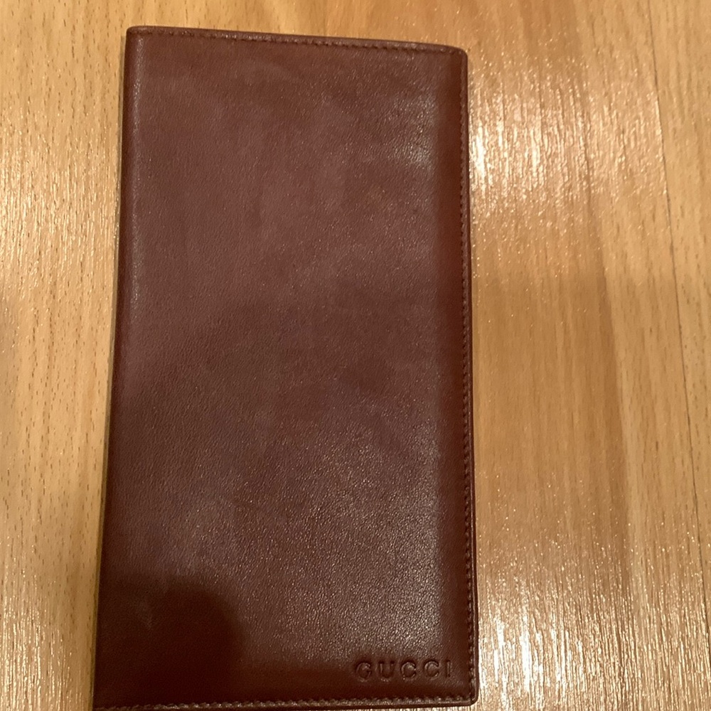 Gucci Bi-Fold leather Wallet